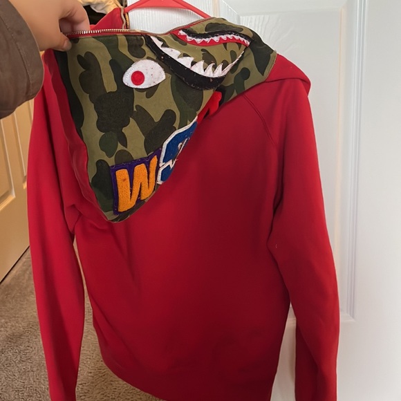 Authentic BAPE hoodie - Picture 4 of 8